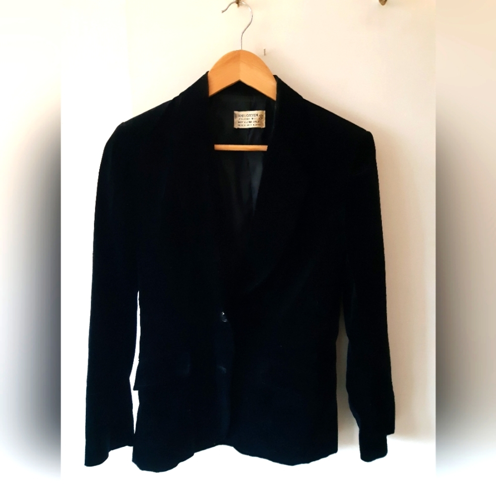 Vintage black velvet blazer - size medium